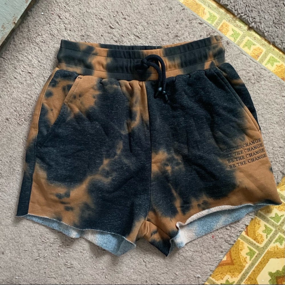 Balance Athletica ‘Affirmation’ Short (S) - dust devil